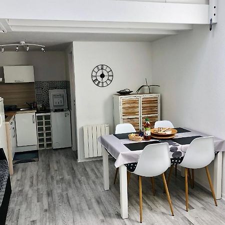 Appartement Duplex Lumineux Idealement Situe Ares Extérieur photo