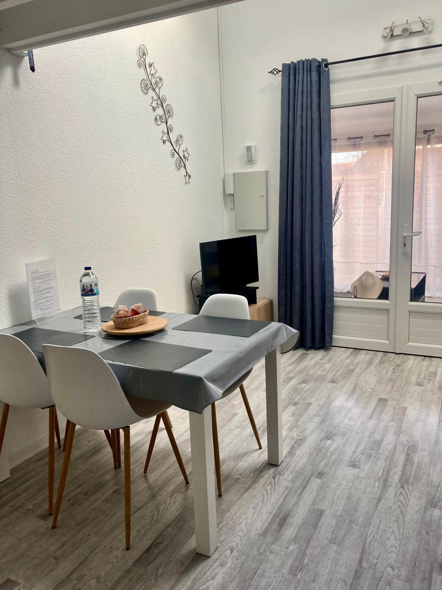 Appartement Duplex Lumineux Idealement Situe Ares Extérieur photo